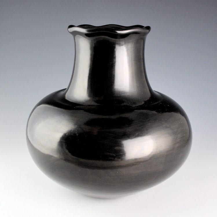 Garcia, Virginia - Large Water Jar with Raindrop Rim (1991) - Image 3