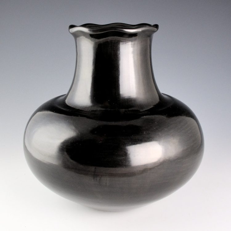 Garcia, Virginia - Large Water Jar with Raindrop Rim (1991) - Image 2