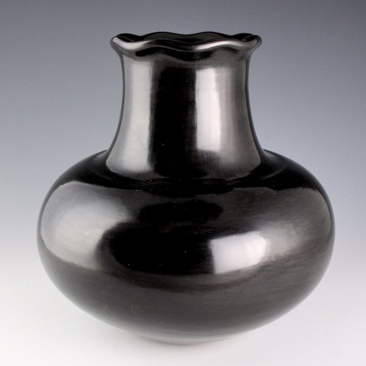 Garcia, Virginia - Large Water Jar with Raindrop Rim (1991)