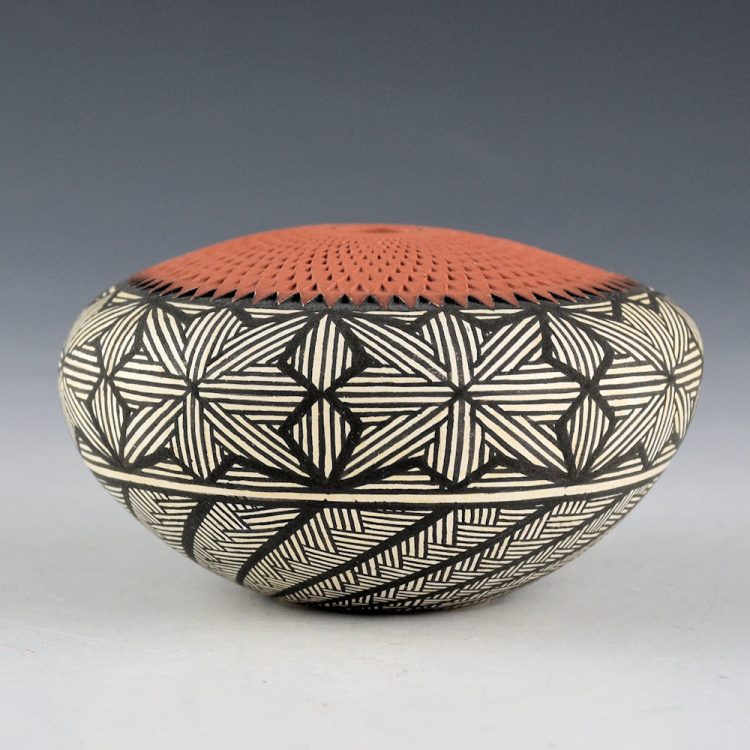 Roy-Keene, Adrianne - Corrugated Seedpot with Interlocking Stars - Image 3