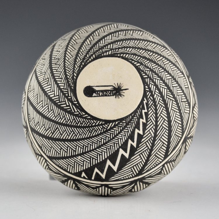 Roy-Keene, Adrianne - Corrugated Seedpot with Interlocking Stars - Image 6