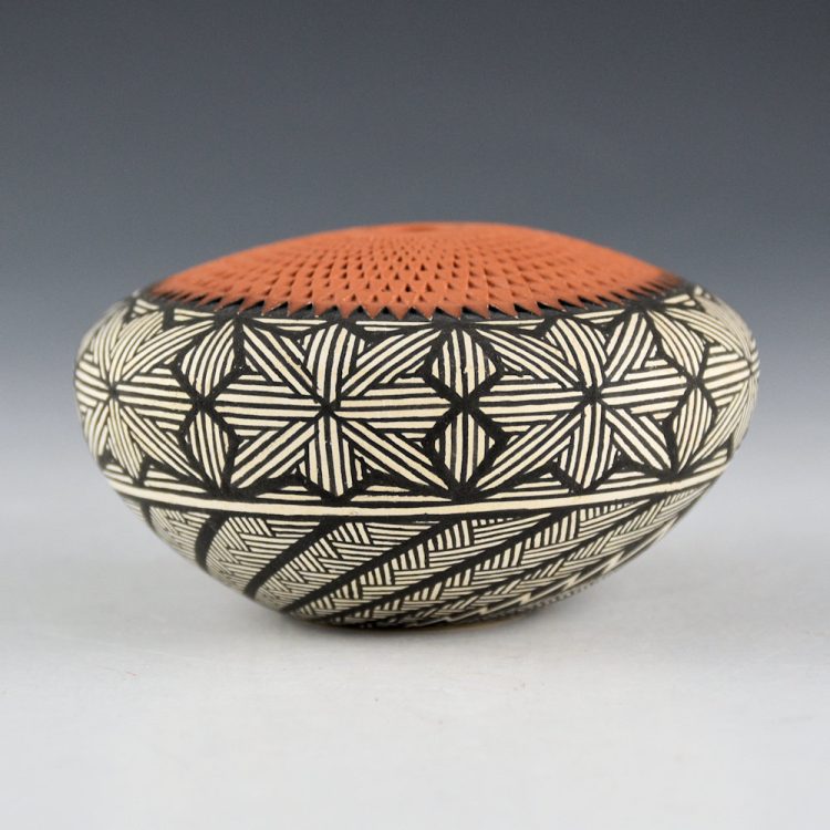 Roy-Keene, Adrianne - Corrugated Seedpot with Interlocking Stars - Image 4