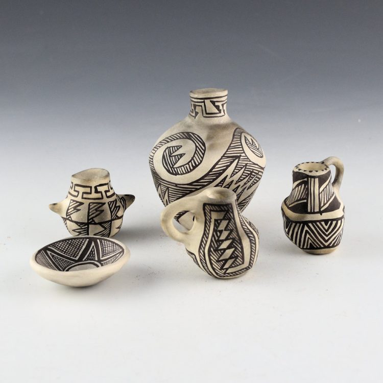 Kanteena, Michael - Chaco-Style Small Pottery Group - 5 Pieces