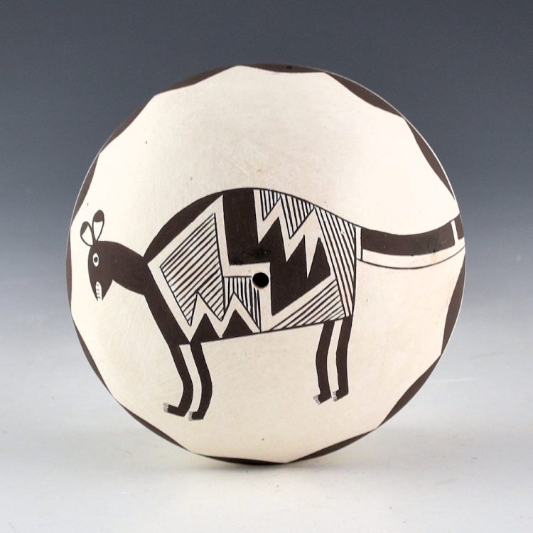 Concho, Rachel - Seedpot with Mimbres Mountain Lion