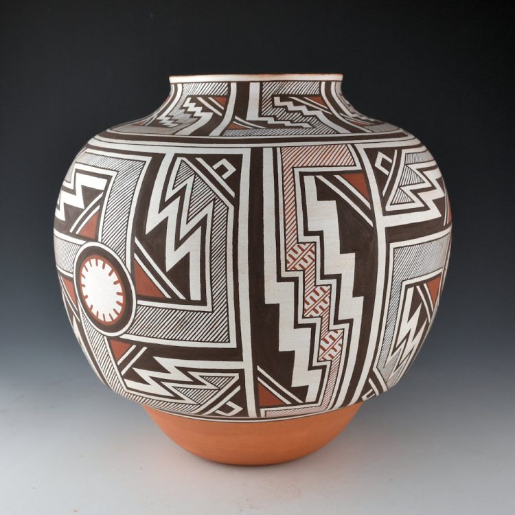 Nahohai, Randy - 9" Tall Zuni Water Jar with Rainbirds (2011)