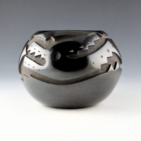 Harvier, Andrew & Judy (Nana Kaa) - Bowl with Carved Avanyu (1995)