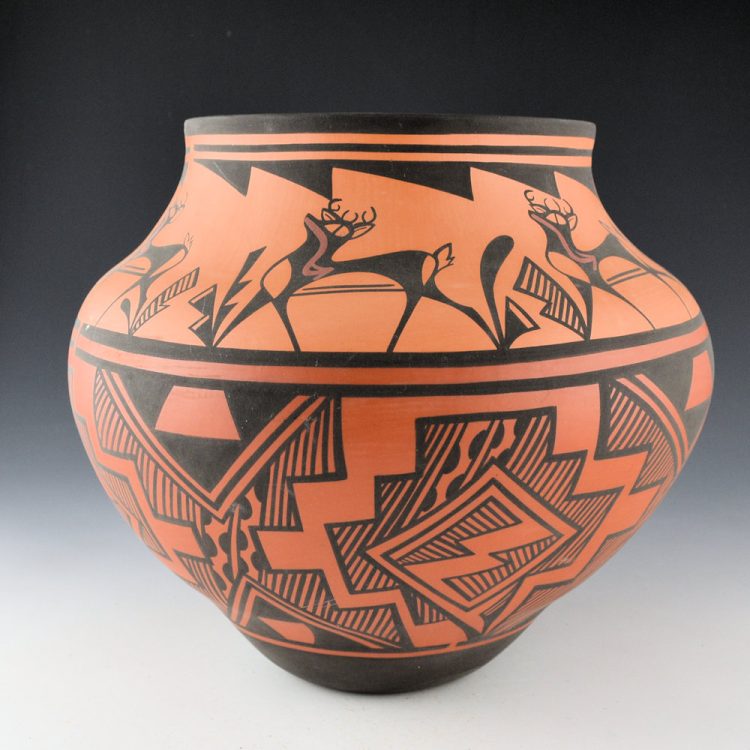 Westika, Gaylon - Two-Tone Large Water Jar with 6 Heartline Deer and Fine-Line Stars