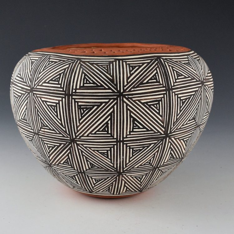 Leno, Juana - Bowl with Interlocking Stars and Corrugated Rim (1970s)