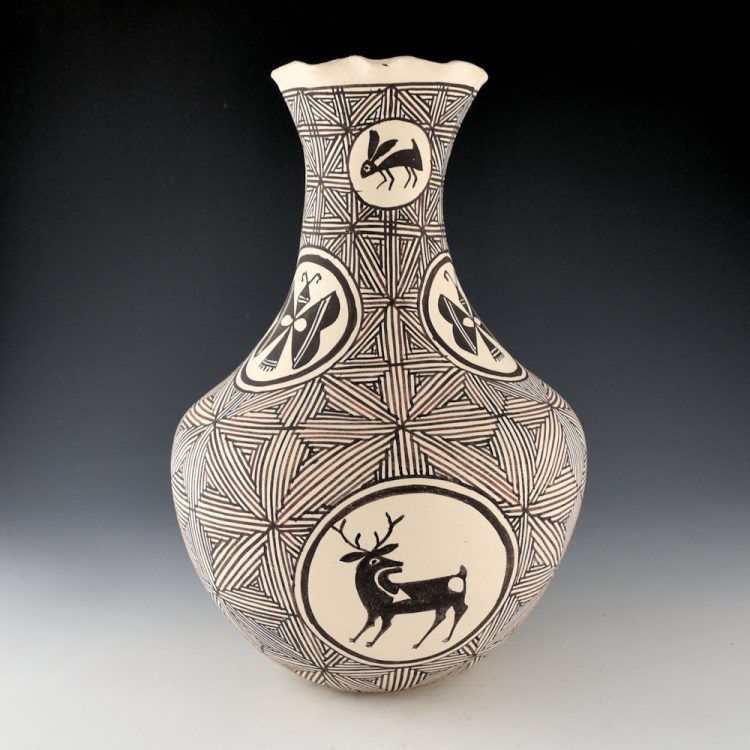 Leno, Juana - 11" Tall Jar with Fine-Line Stars, Rabbits, Butterflies and Deer (1970s)