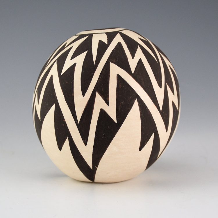 Lewis, Lucy -  Seedpot with Lightning Designs (1980s)