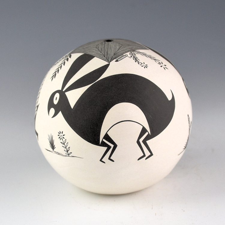 Natseway, Charmae - Large Seedpot with Mimbres Rabbits (1981)