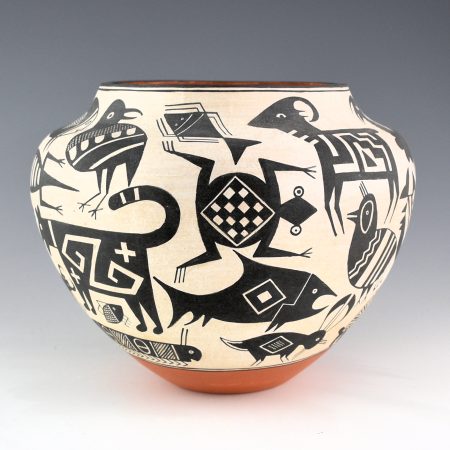 Aragon, John - Water Jar with 40 Mimbres Animals (1990)