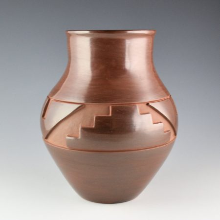 Roller, Jordan - Brown Fired Water Jar with Kiva Step Designs (2016)