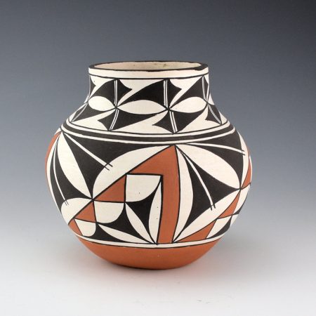 Cheromiah, Lee Ann - Laguna Water Jar with Rain and Cloud Designs (2010)