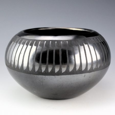 Alternative view of Martinez, Maria - Gunmetal Bowl with 60 Feathers "Maria - Popovi" (1956-9)