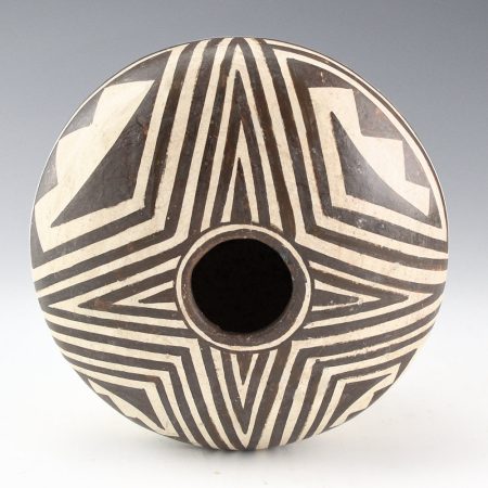 Alternative view of Chino, Marie Z. -Seedpot with Fineline Star (1960s)