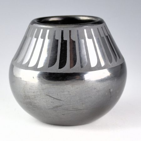 Da, Popovi- Gunmetal Jar with 32 Feathers (1065) 1965