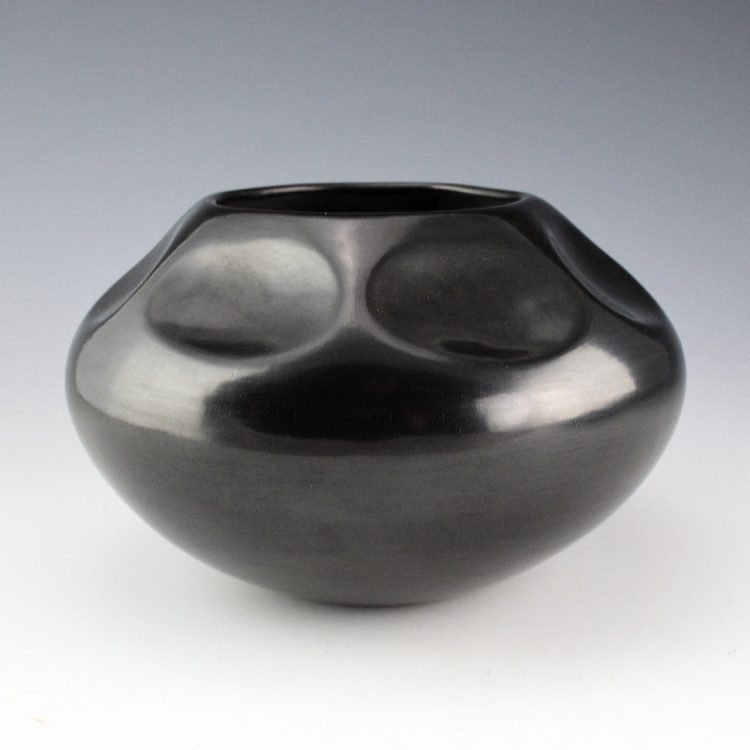 Garcia, Tina - Black Gourd Jar with 7 Indentions (1989)