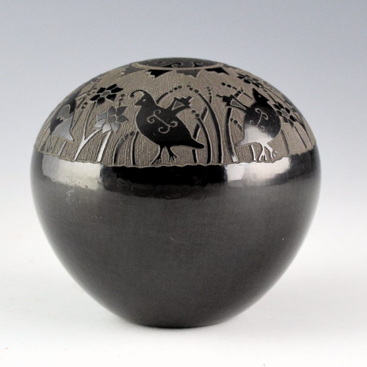 Duwyenie, Debra & Preston - Black Seedpot with 8 Quail and 12 Flowers