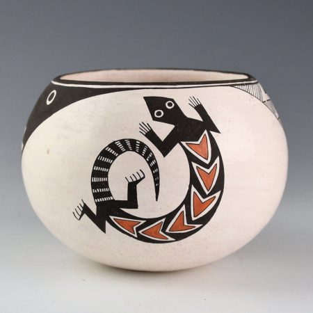 Lewis, Emma - Bowl with Mimbres Lizards (1980s)