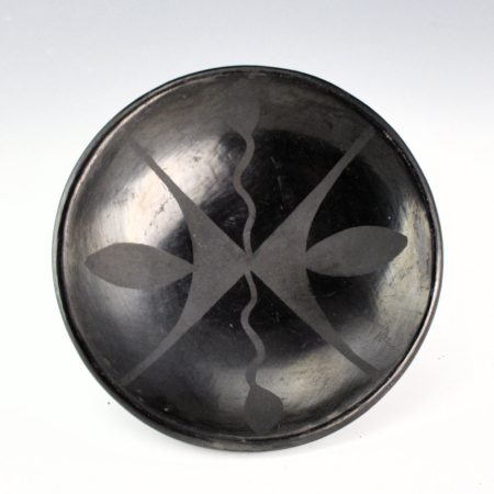 Alternative view of Martinez, Maria - Plate with Seed Designs (1930s)