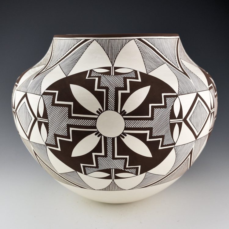 Patricio, Robert - Large Water Jar Flower Medallions and Rain Designs