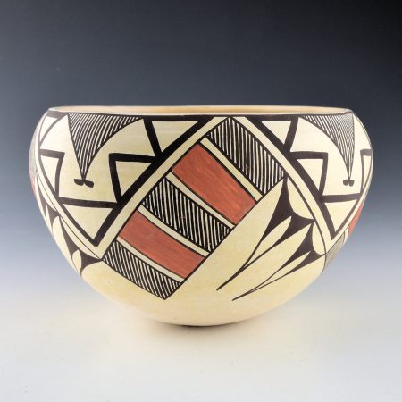 Alternative view of Chino, Rose - Bowl with Rain Clouds (1970s)