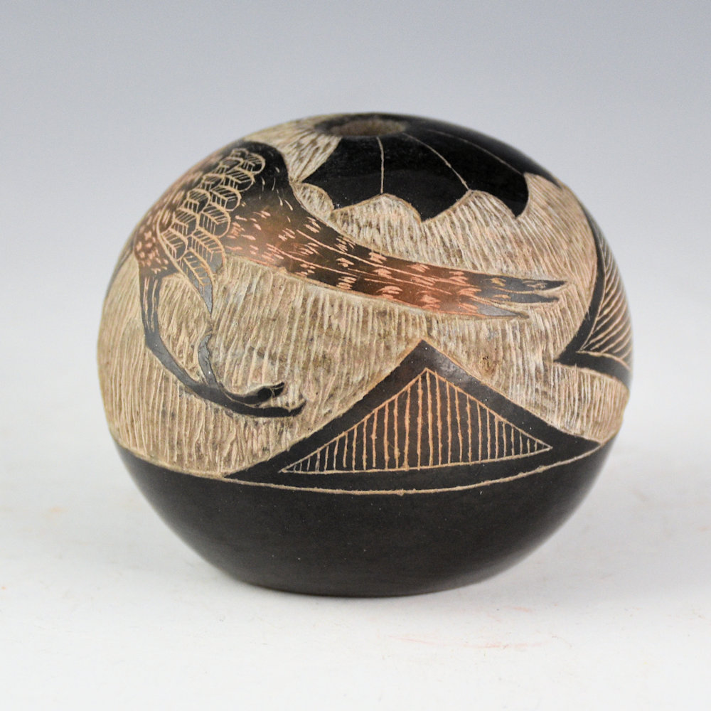 Moquino, Corn - Black & Sienna Seedpot with Roadrunner - Image 3