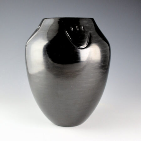 Alternative view of Roller, Toni - Storage Jar with Four Bear Paws (2010)