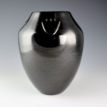 Roller, Toni - Storage Jar with Four Bear Paws (2010)