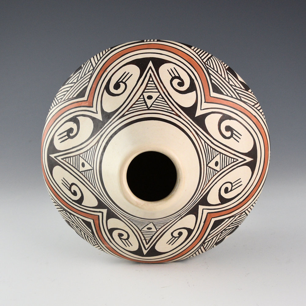 Naha, Helen "Featherwoman" - Jar with Star and Rainbow Designs (1980s) - Image 2