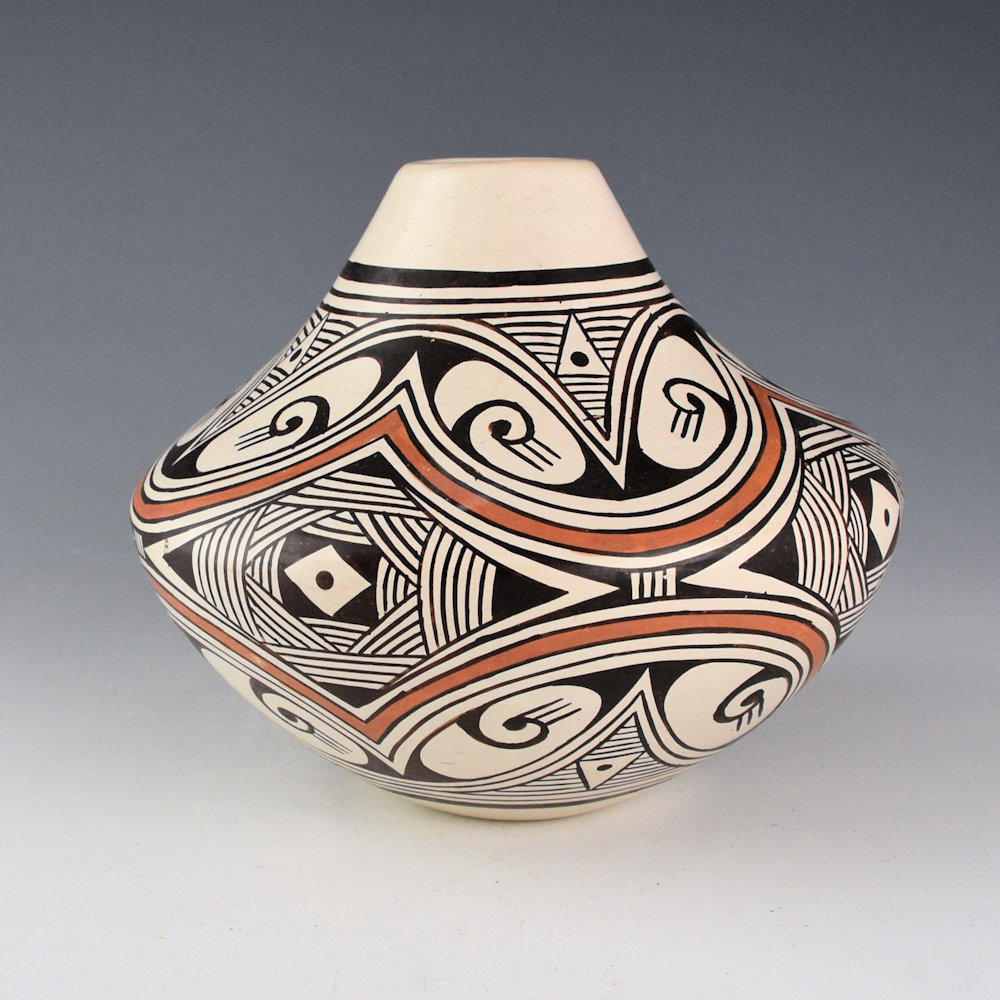 Naha, Helen "Featherwoman" - Jar with Star and Rainbow Designs (1980s) - Image 3