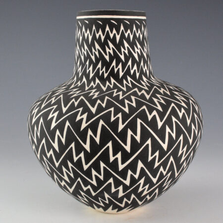 Estevan, Jennifer - Lightning Design Long Neck Water Jar