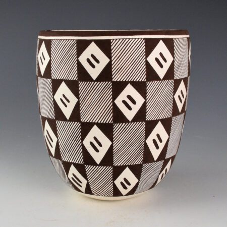 Patricio, Robert - "Chocolate Jar" with Rain Designs