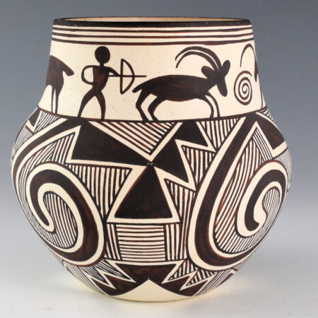 Alternative view of Aragon, Wanda - Jar with Tularosa Swirls and Hunters (1998)
