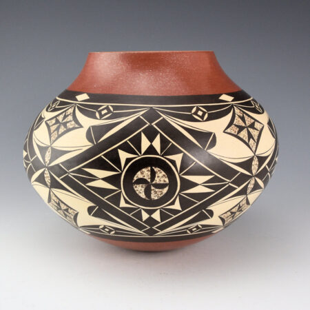 Lucas, Yvonne - "Star Bursts" White Jar (2025)