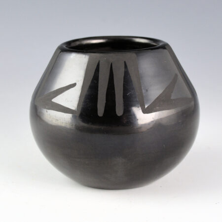 Martinez, Maria - Jar with Mountain and Lightning Design (Maria + Santana) (1954-6)