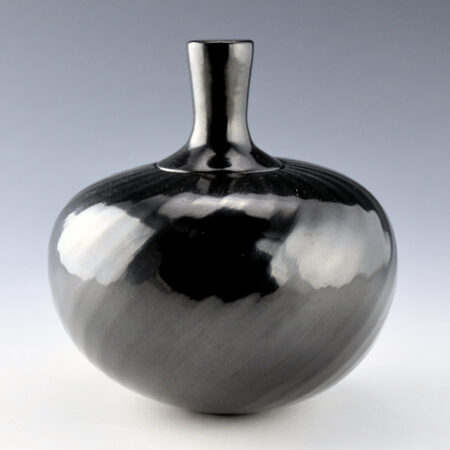 Alternative view of Gutierrez, Denny - Bowl with 36 Faceted Swirling Ribs and Lid (1993)