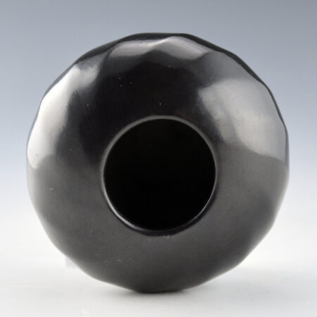 Alternative view of Gutierrez, Denny - Bowl with 16 Faceted Swirling Ribs (1992)