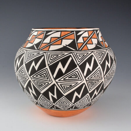 Alternative view of Patricio, Doris - Water Jar with Lightning and Rain Designs (1990s)
