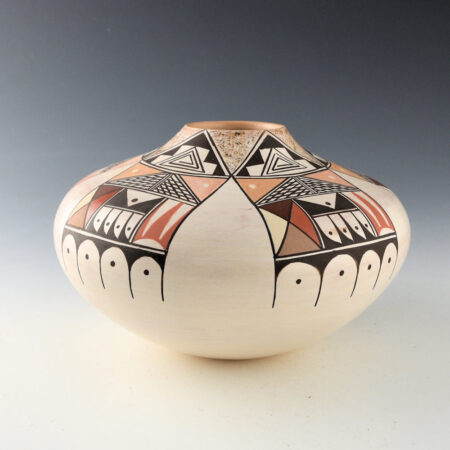 Naha, Amber - Jar with Five Eagle Tail Design