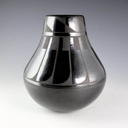Blue Corn - Water Jar with 16 Wide Feathers (1970s)
