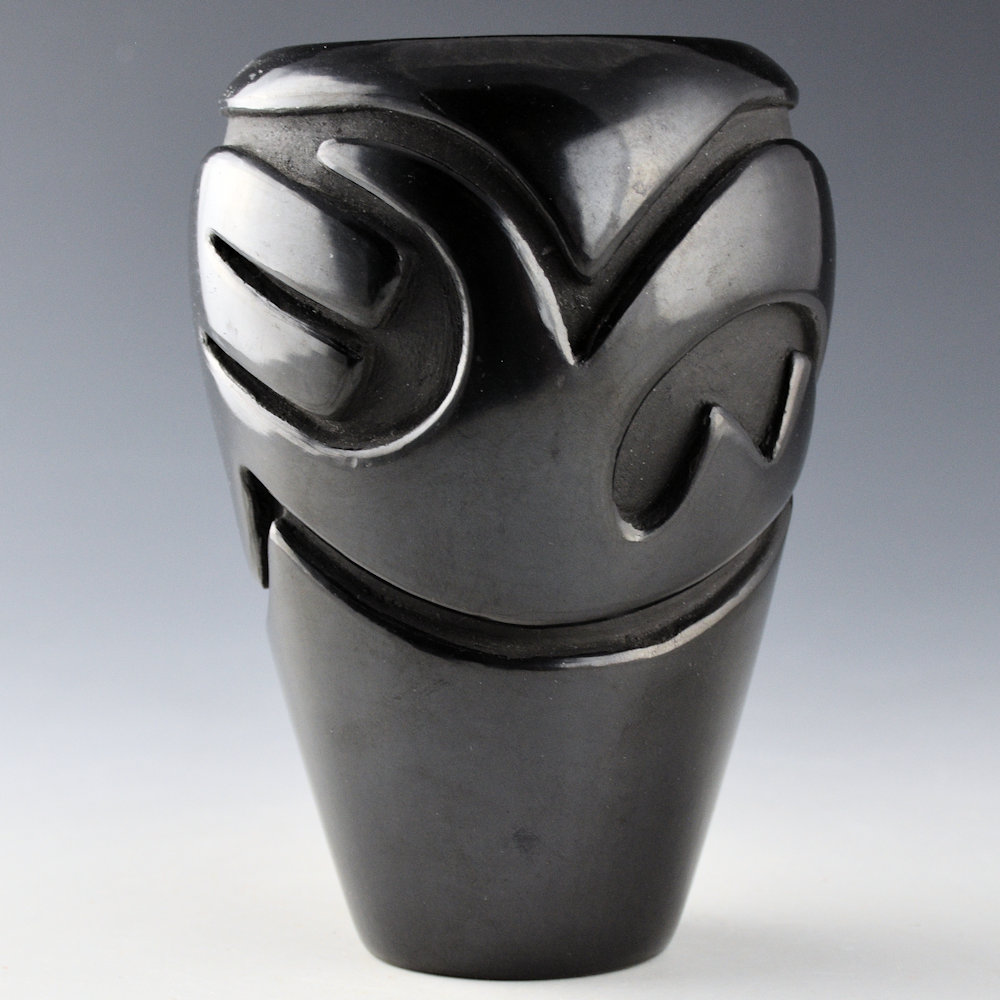 Chavarria, Stella - Jar with Flowing Clouds and Mountains - Image 4