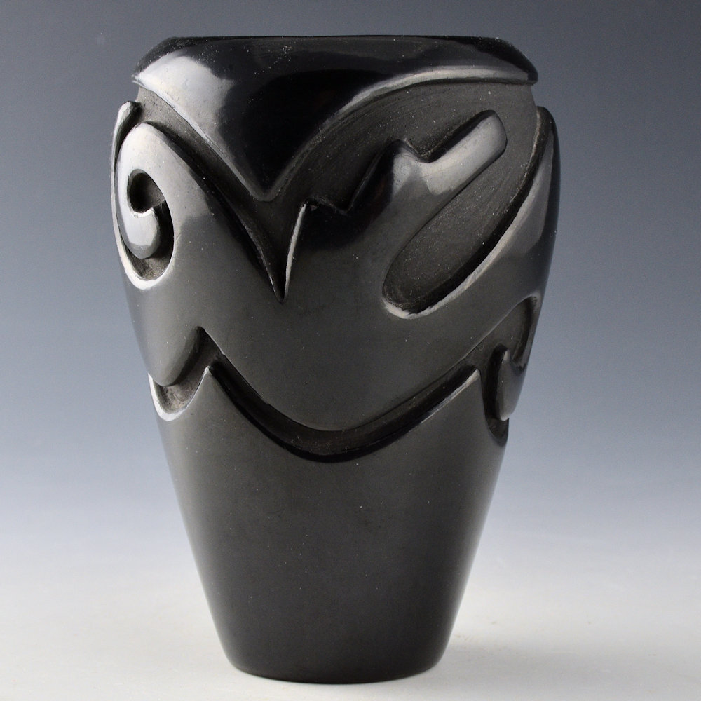 Chavarria, Stella - Jar with Flowing Clouds and Mountains - Image 3