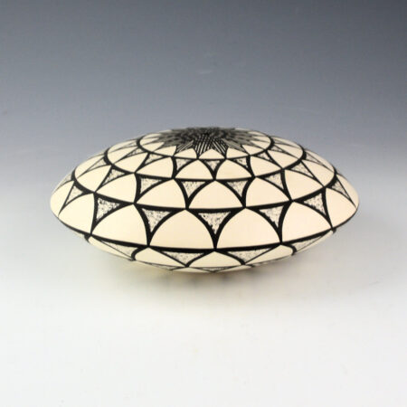 Alternative view of Chino, Alicia Kelsey - "Corn Flower" Large Seedpot