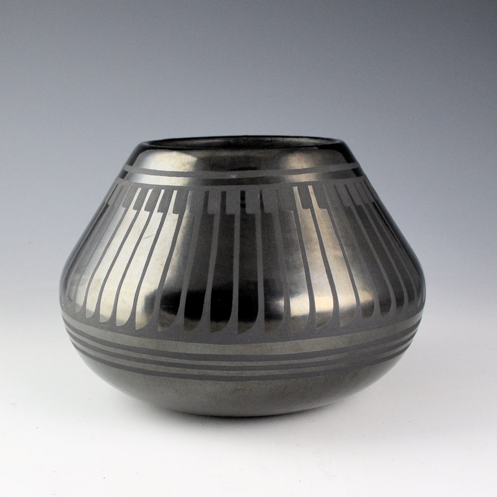 Blue Corn - Jar with 54 Feathers (1970s) - Image 3