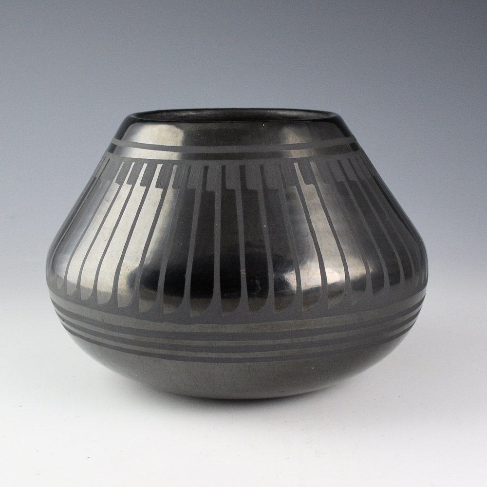 Blue Corn - Jar with 54 Feathers (1970s) - Image 2