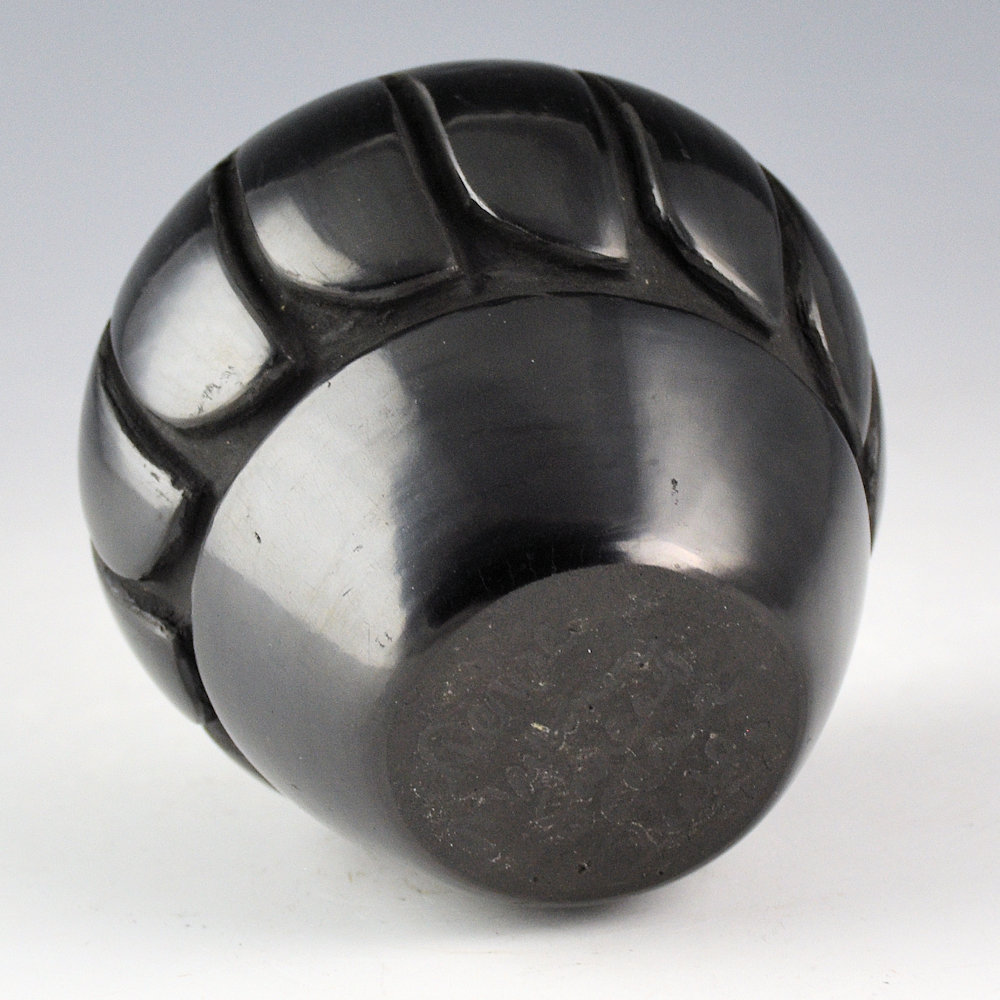 Chavarria, Denise - Jar with Carved Feathers - Image 5