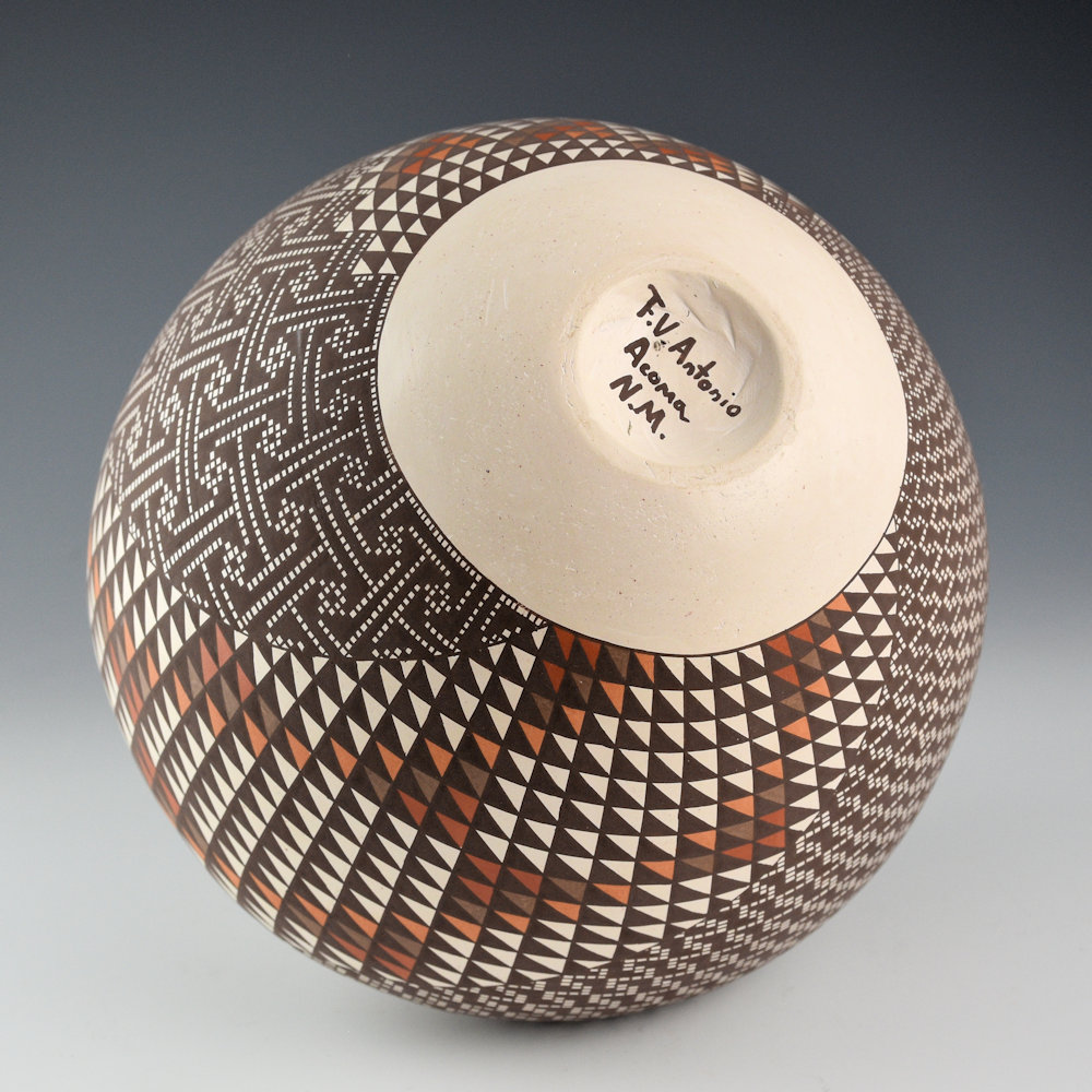 Antonio, Frederica - "Mountains in the Mist" Five Color Large Water Jar - Image 6