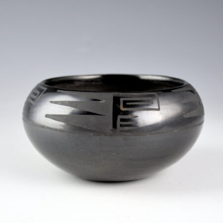 Martinez, Maria - Bowl with Cloud Designs "Marie" (1920-25)